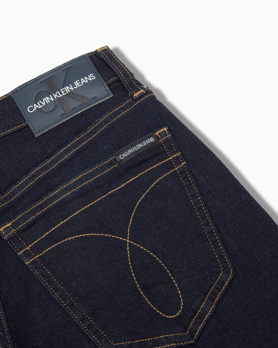 Mid Rise Body Fit Jeans