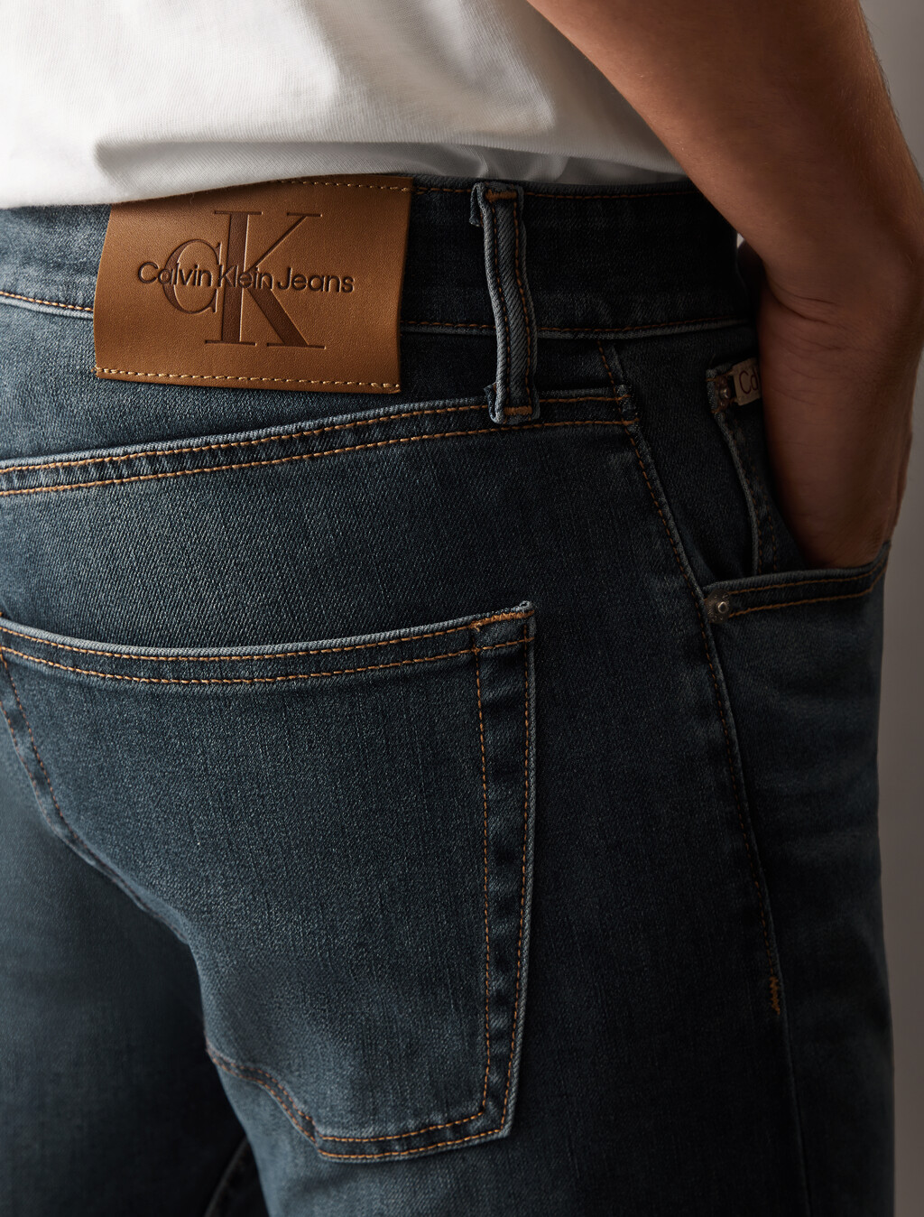 37.5 Bi-Stretch Modern Taper Jeans, Denim Dark, hi-res