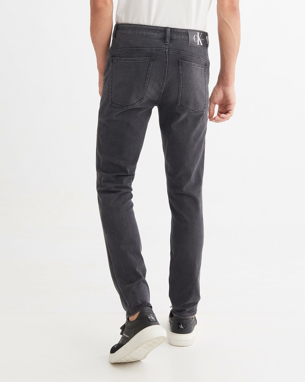 ULTIMATE STRETCH STRAIGHT JEANS, 073 WASHED BLK, hi-res