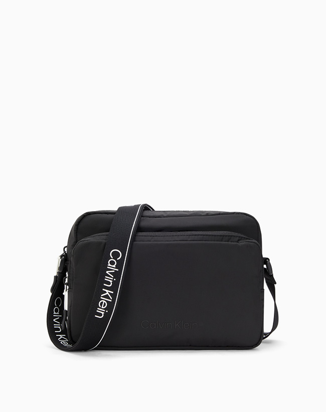 Weekend bag calvin best sale klein